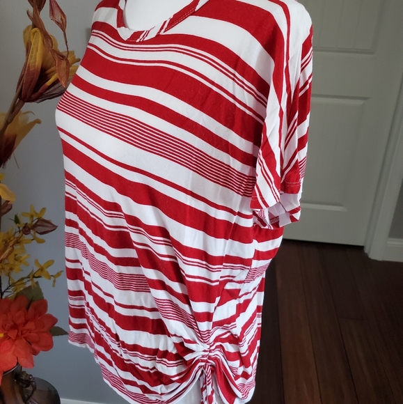 Jennie & Marlis ruched top - Picture 2 of 5